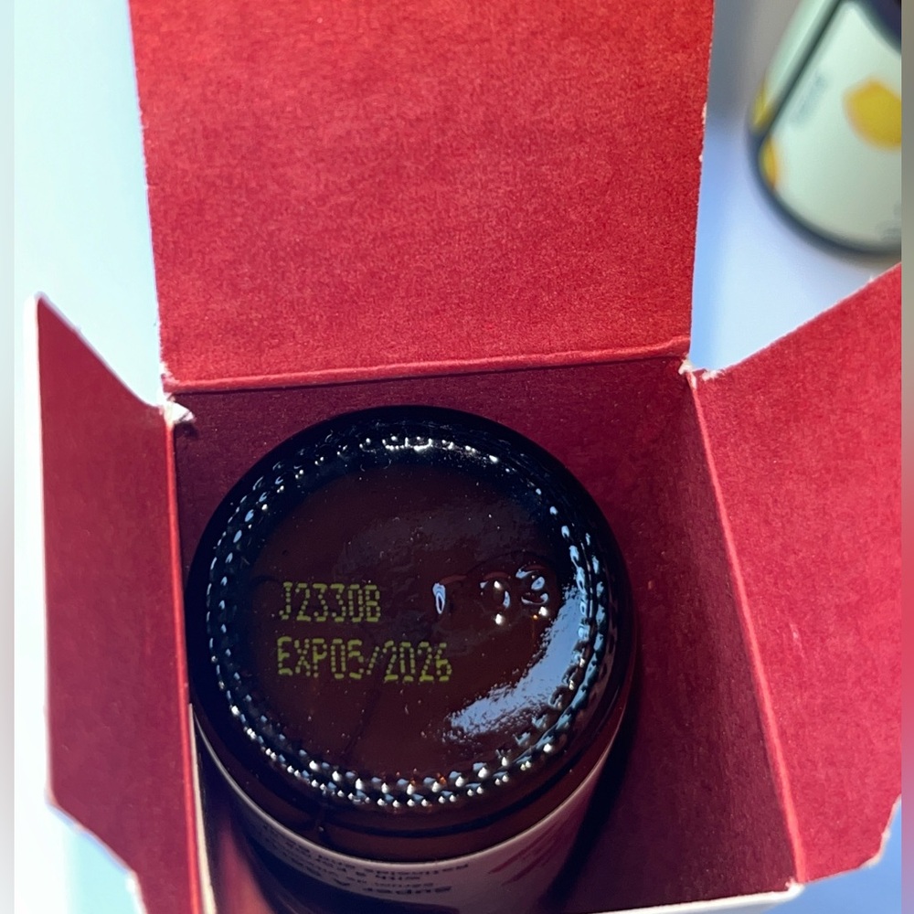 NEW Mad Hippie Super Serum A Full Size & Mad Hippie Vitamin C Serum Samples - Picture 3 of 5